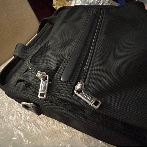 TUMI Unisex Briefcase Tech Bag Expandable Multiple Compartments - Picture 11 of 13